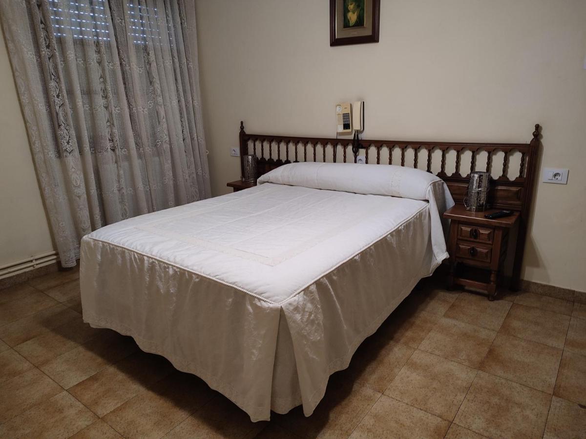 Pension - Restaurante Vilaboa Boveda  外观 照片